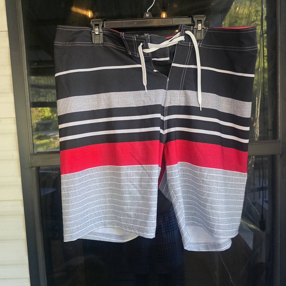 Old Navy Men's Swim Shorts - Black, Gray, and Red (Size 40)